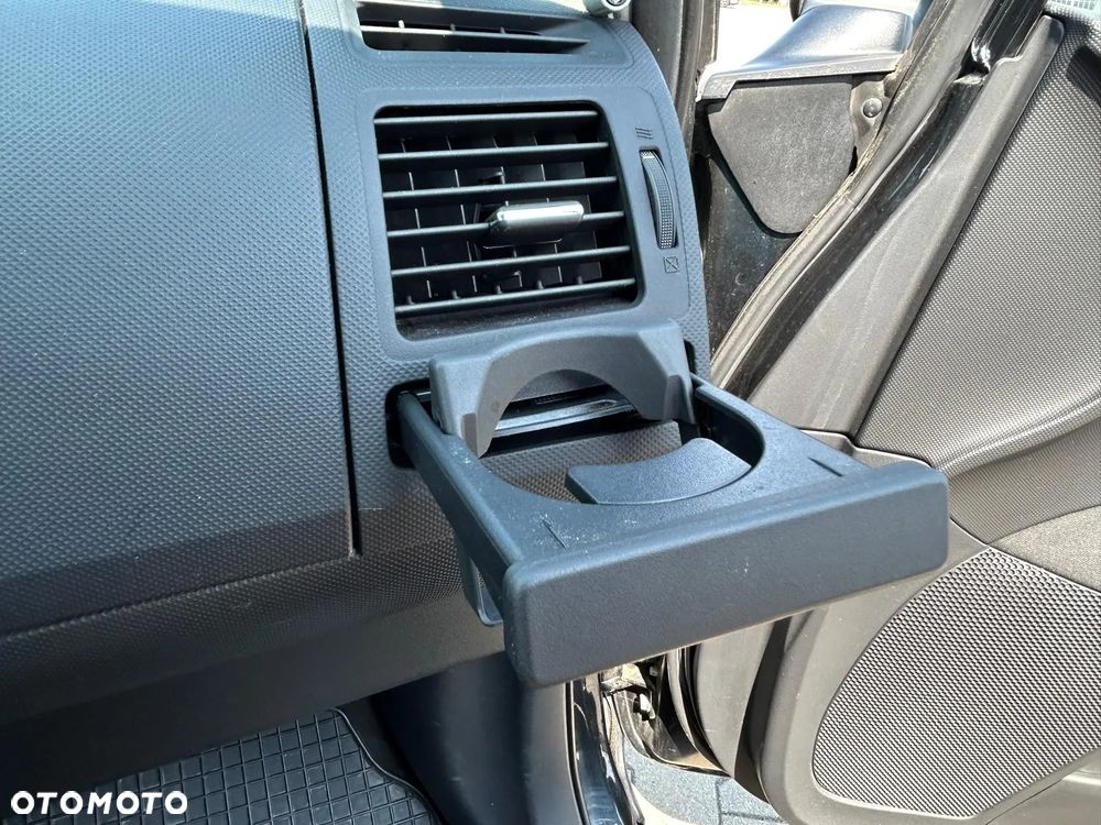 Toyota Auris 1.33 VVT-i Terra - 19