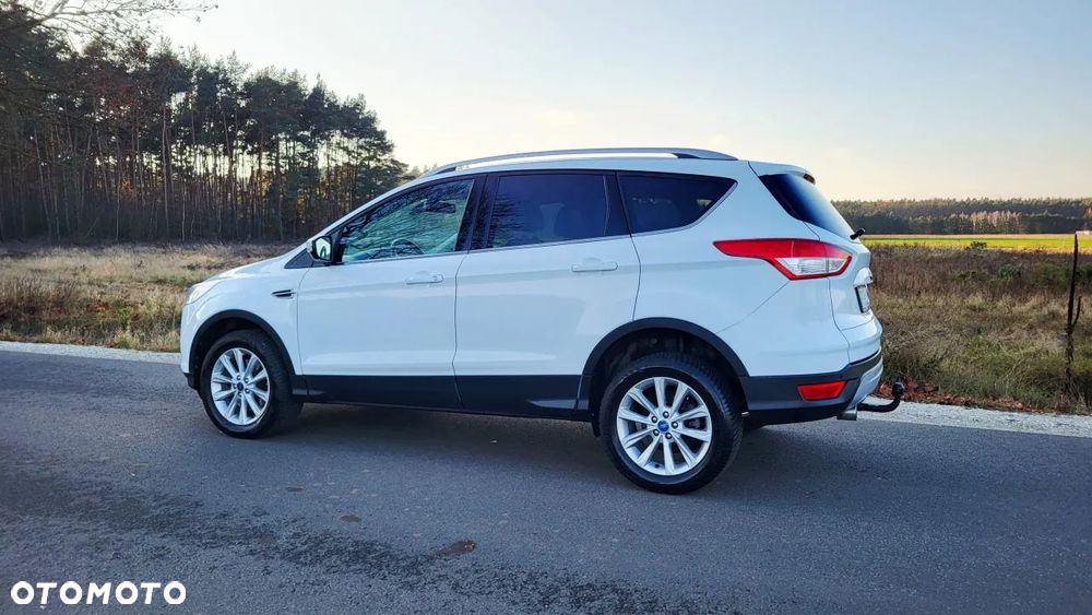 Ford Kuga 2.0 TDCi 2x4 Titanium - 16