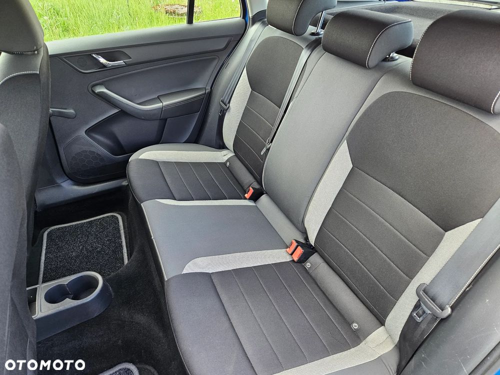 Skoda RAPID - 24