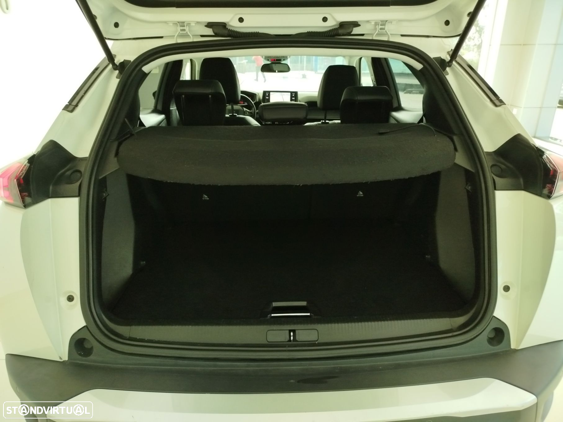 Peugeot 2008 1.5 BlueHDi Allure Pack - 31