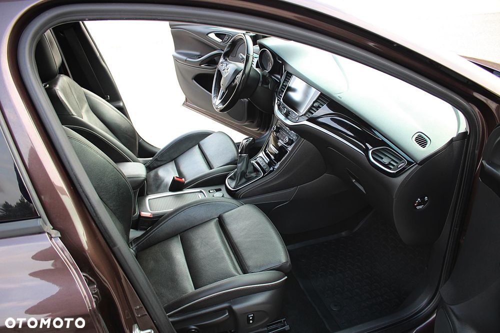 Opel Astra 1.6 T GPF Dynamic S&S - 26