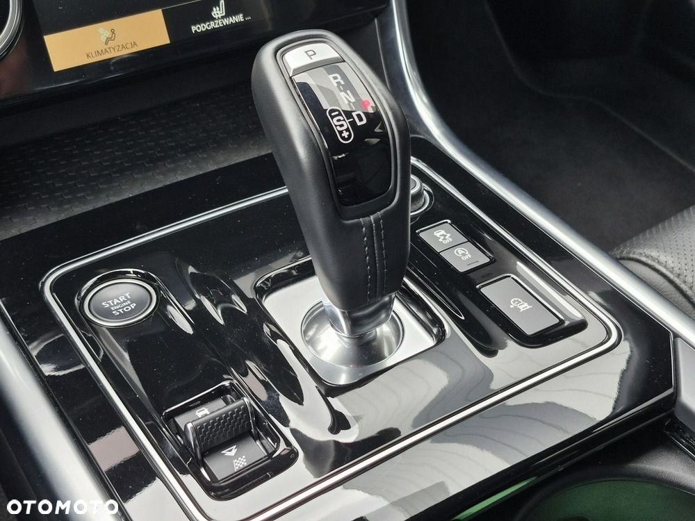 Jaguar XE D200 AWD SE - 32