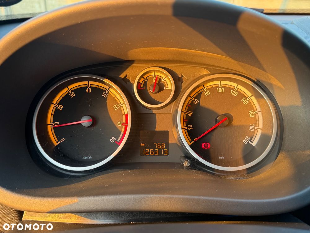 Opel Corsa 1.4 16V Active - 12