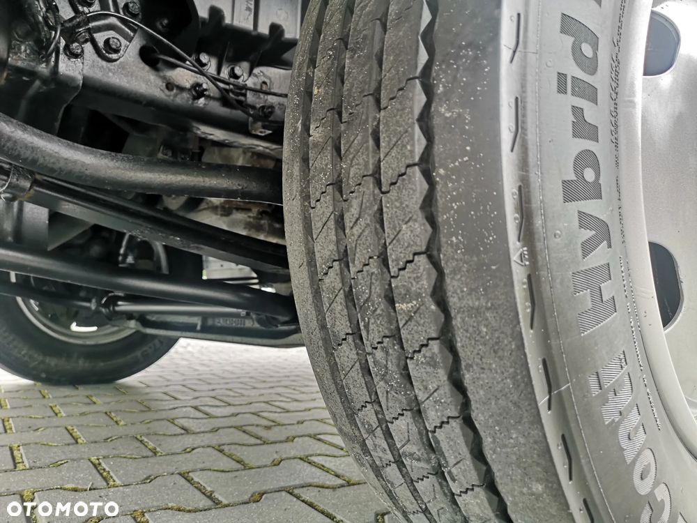 Mitsubishi Fuso Canter 7C18 Kontener + Winda Stan Bardzo Dobry - 19