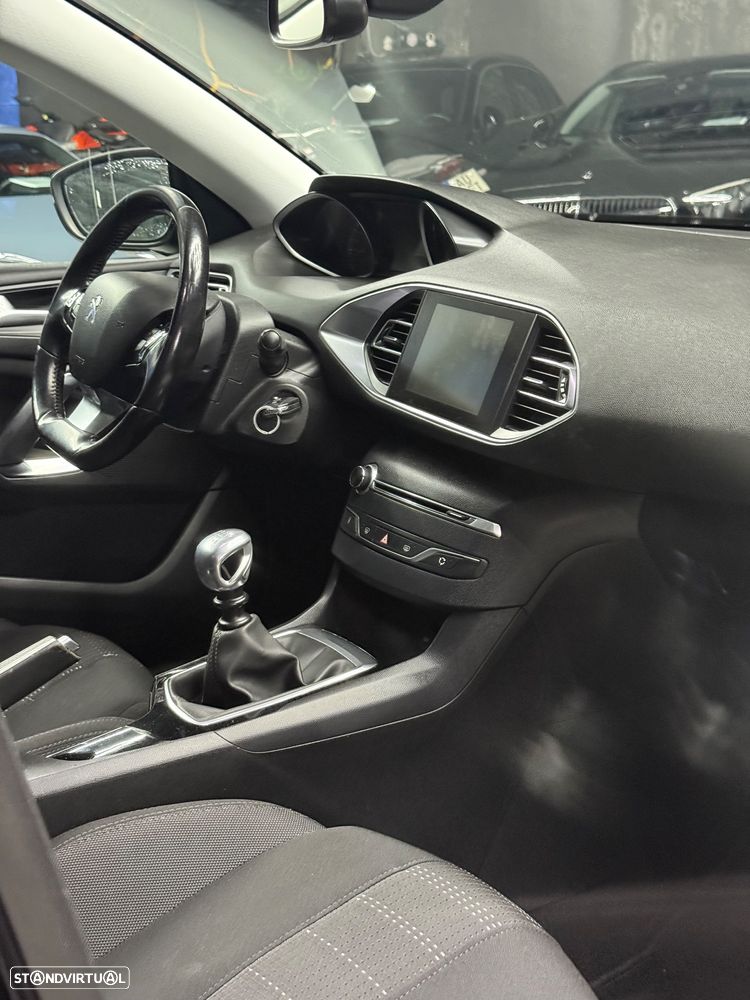 Peugeot 308 SW BlueHDi 130 EAT6 Stop & Start Allure - 13
