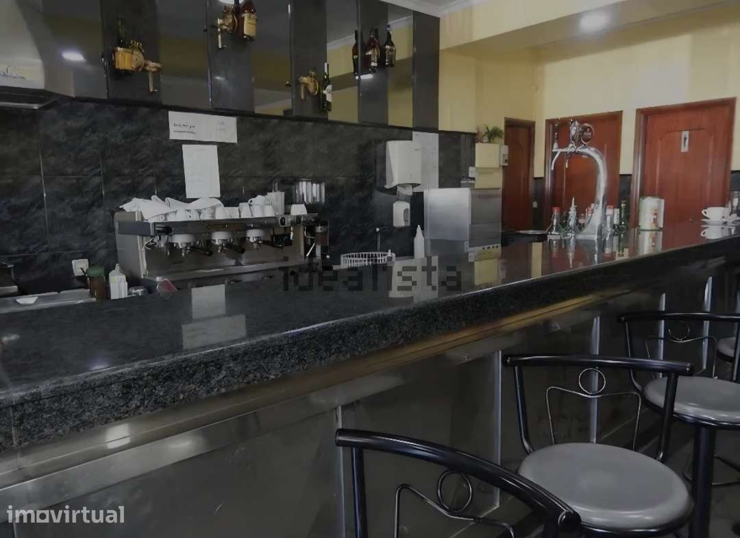 Trespasse de cafetaria - Oliveira do Douro - Grande imagem: 4/24