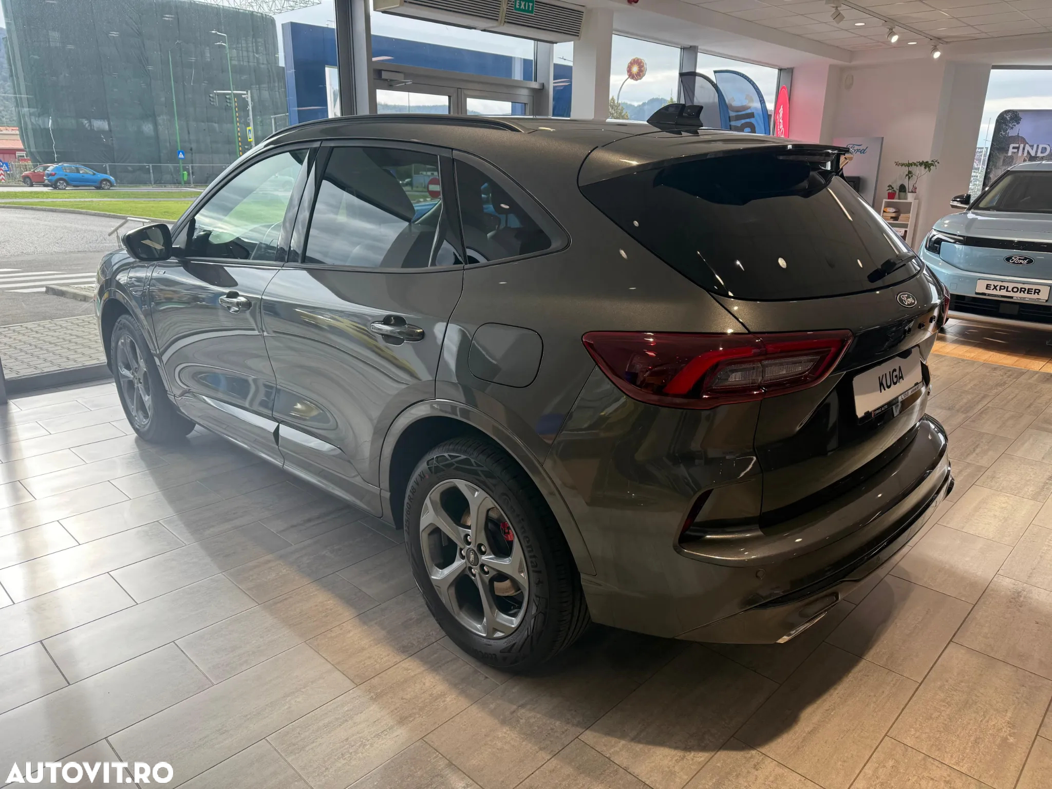 Ford Kuga 2.5 Duratec FWD PHEV ST-Line X - 2