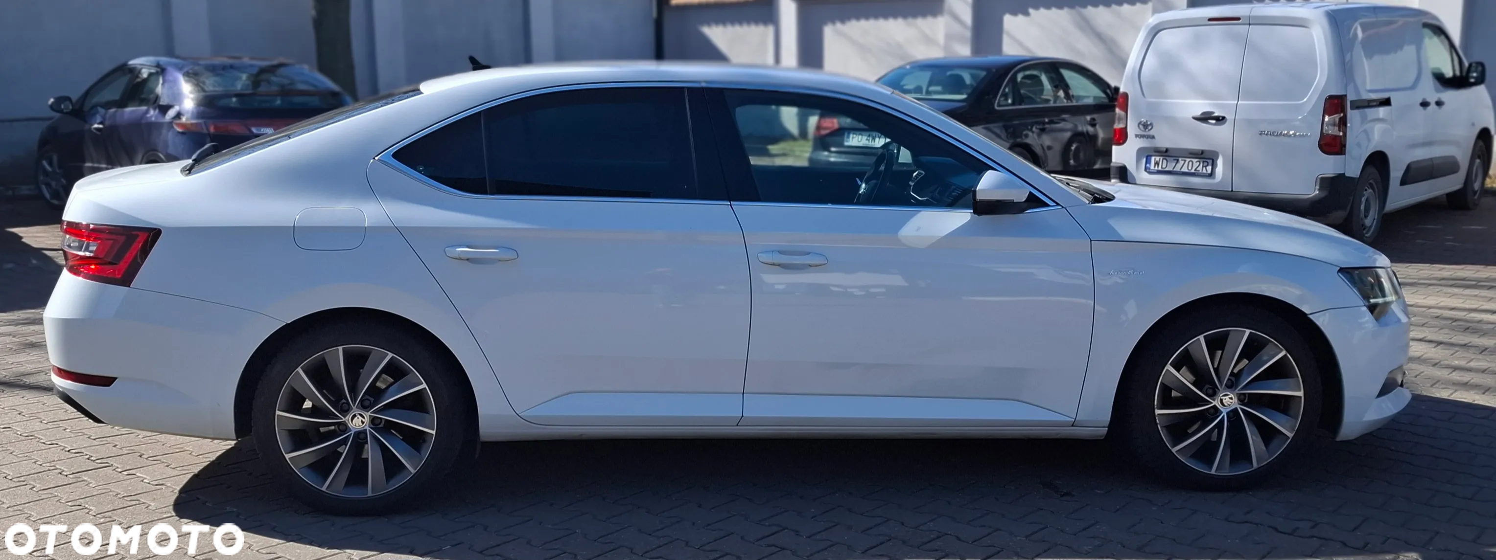 Skoda Superb 2.0 TDI 4x4 L&K DSG - 8