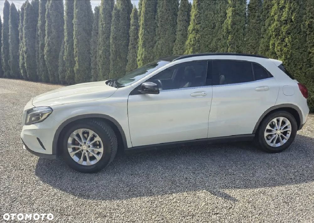 Mercedes-Benz GLA - 6
