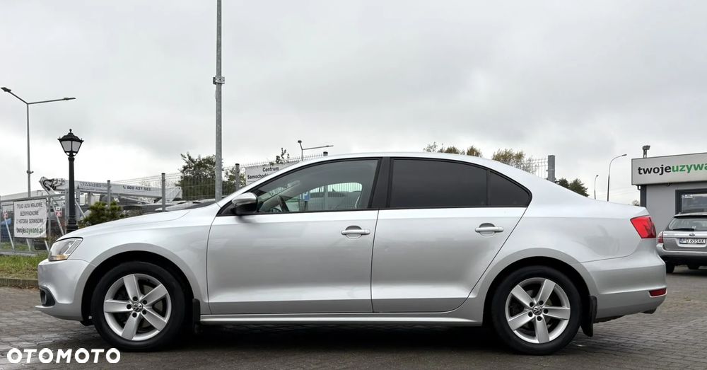Volkswagen Jetta 1.4 TSI Comfortline - 4