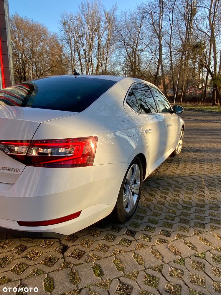 Skoda Superb 2.0 TDI L&K DSG - 3