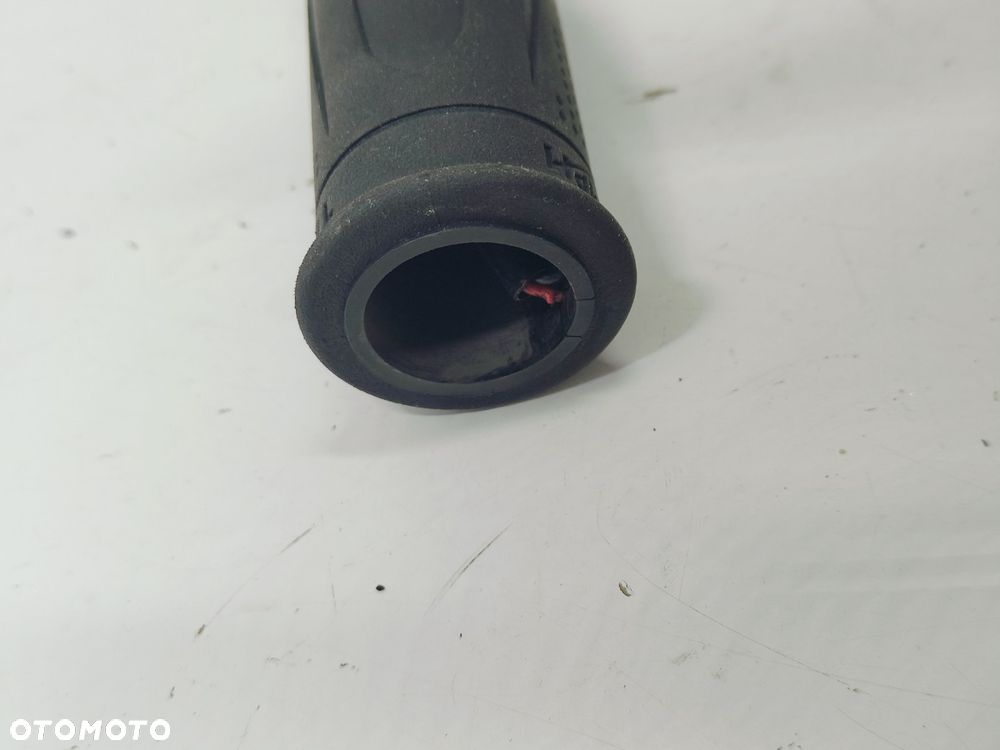 Grzana manetka Triumph prawa - 3