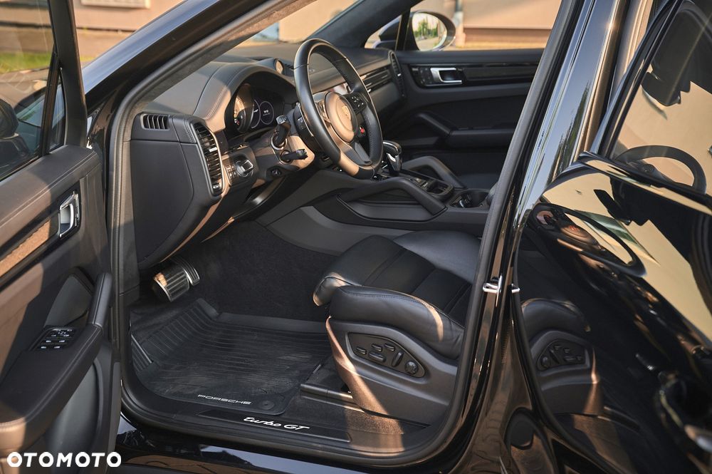 Porsche Cayenne - 17