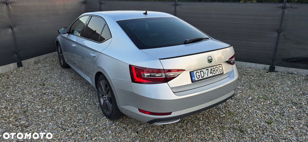 Skoda Superb 2.0 TDI SCR Sportline DSG - 5
