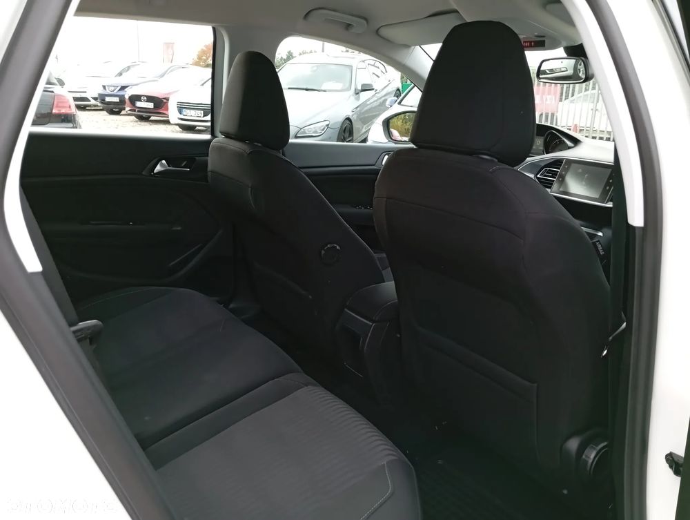 Peugeot 308 1.2 PureTech Allure S&S - 15