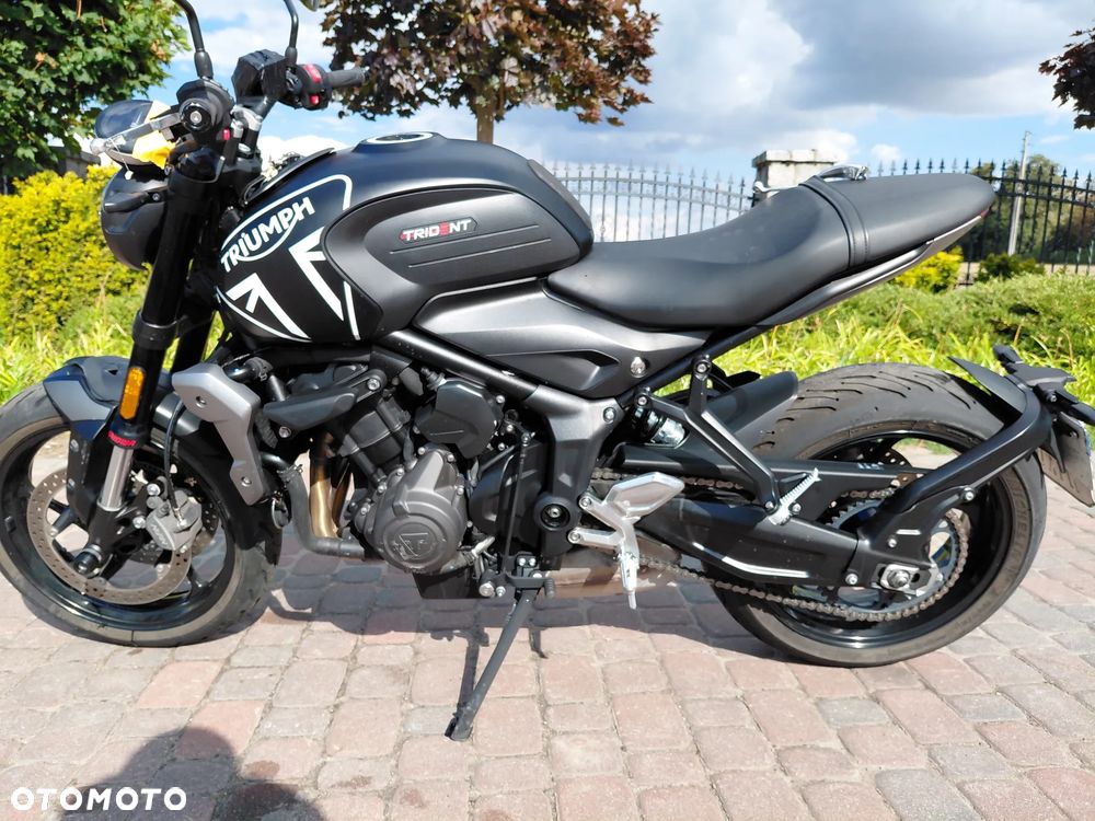 Triumph Trident - 3