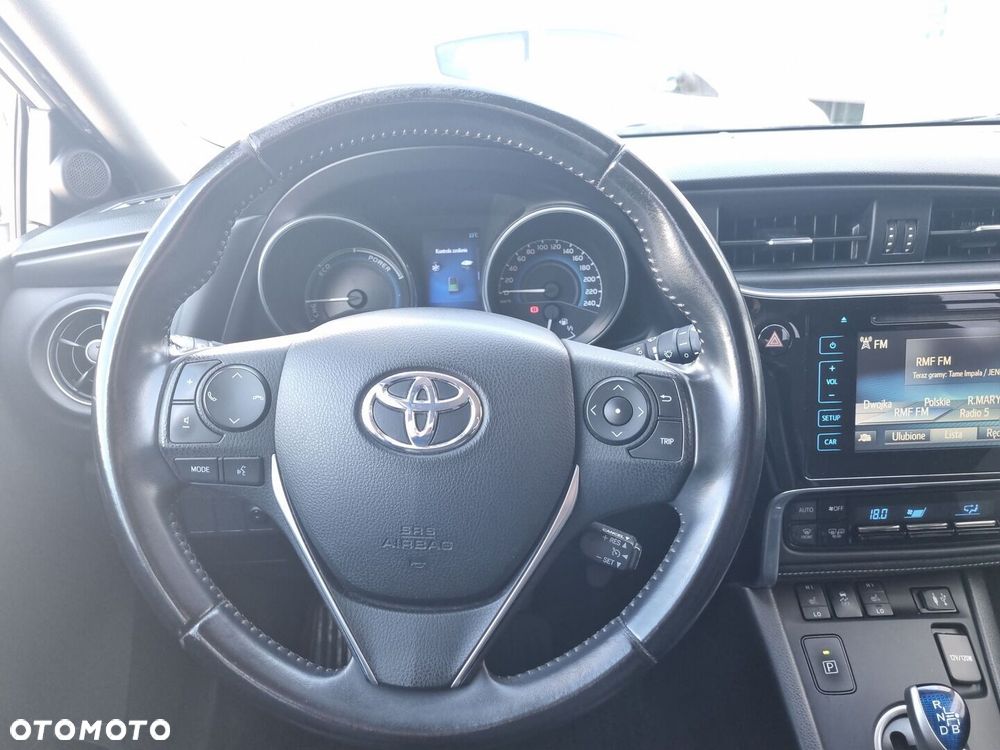 Toyota Auris - 16