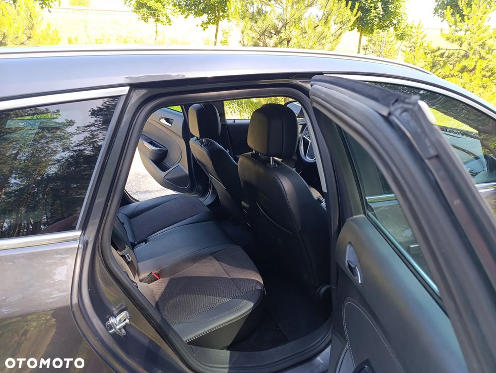 Opel Astra 1.4 T Cosmo S&S - 15
