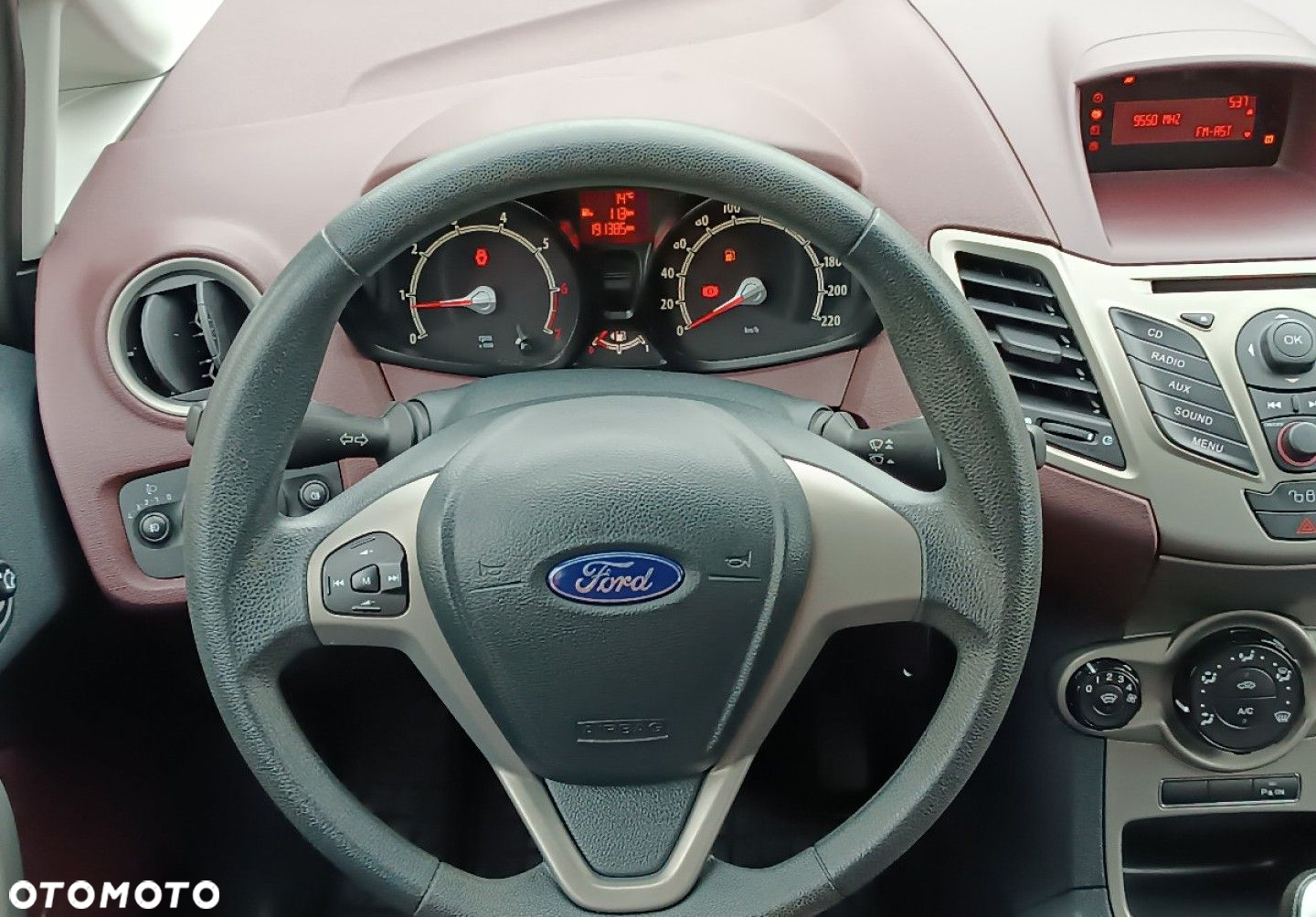 Ford Fiesta - 24