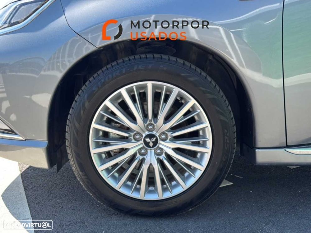 Mitsubishi Outlander - 17