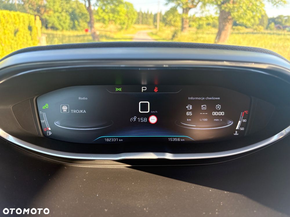 Peugeot 5008 1.6 BlueHDI Allure S&S EAT6 - 23