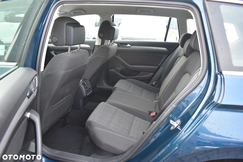 Volkswagen Passat Variant 2.0 TDI EVO Business DSG - 12