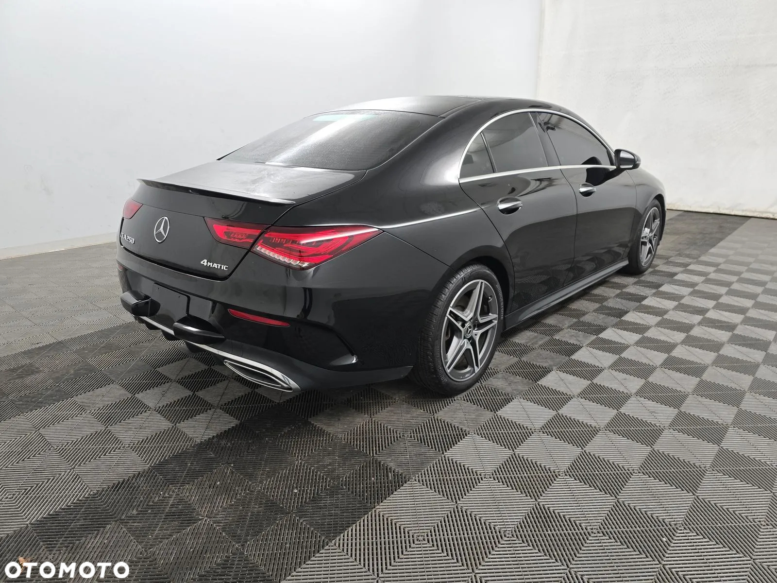 Mercedes-Benz CLA - 4
