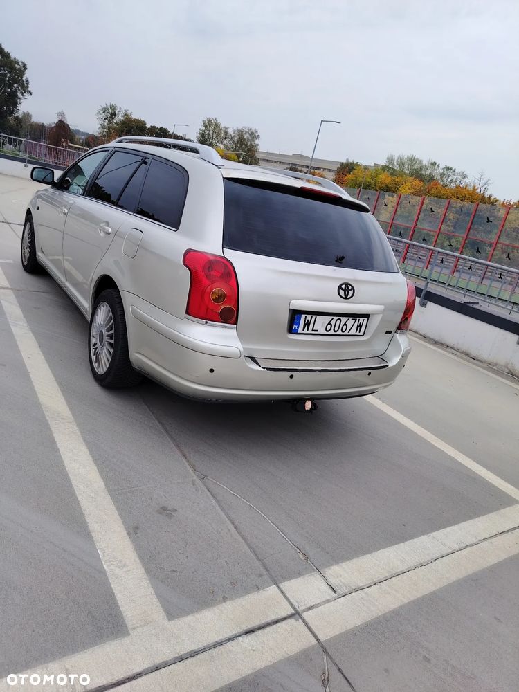 Toyota Avensis - 2
