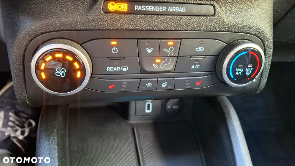 Ford Focus - 24