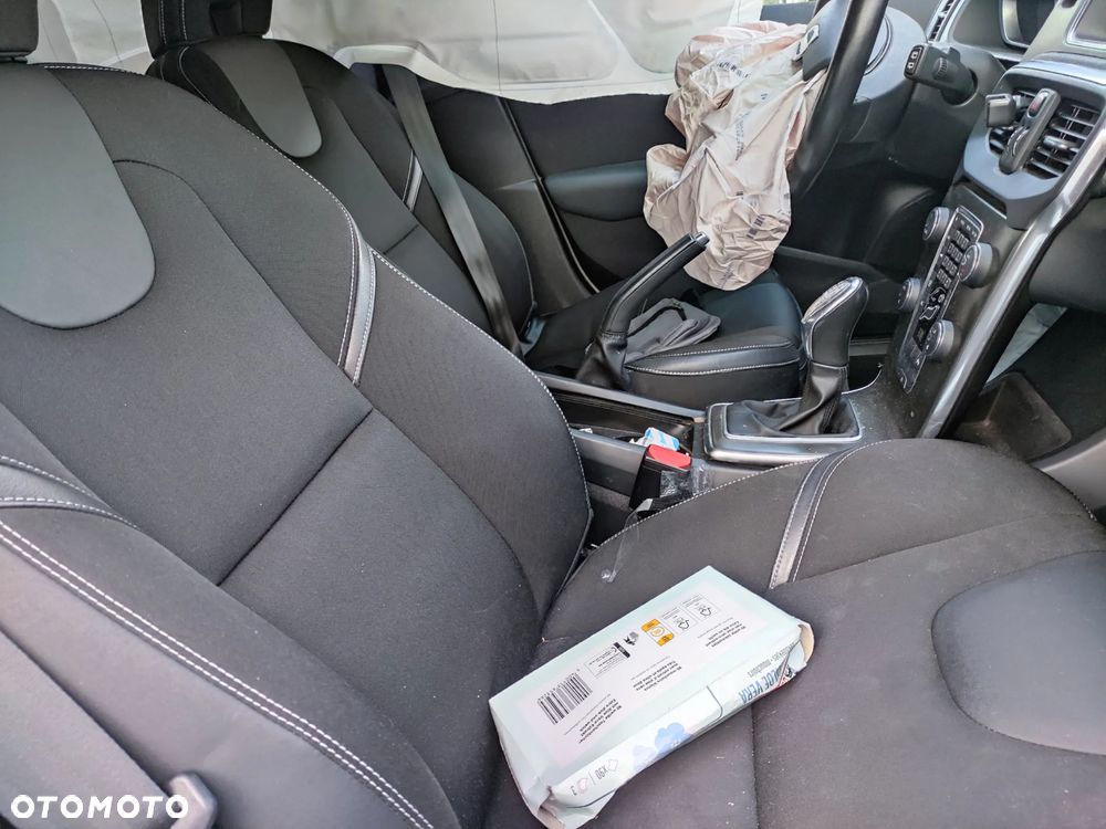 Volvo V40 D3 Kinetic - 8