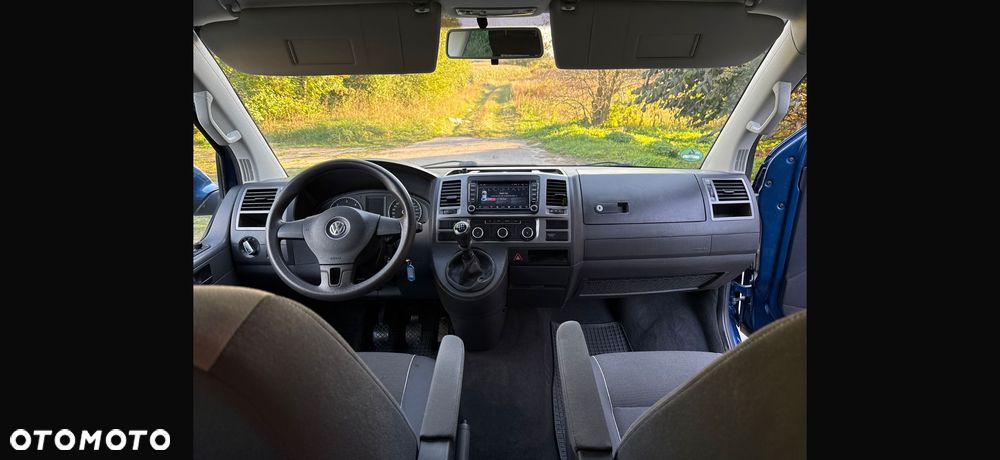 Volkswagen Multivan - 13
