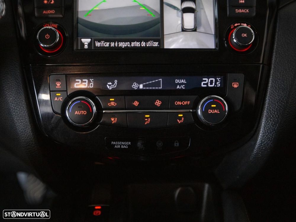 Nissan Qashqai 1.5 dCi N-Connecta - 21