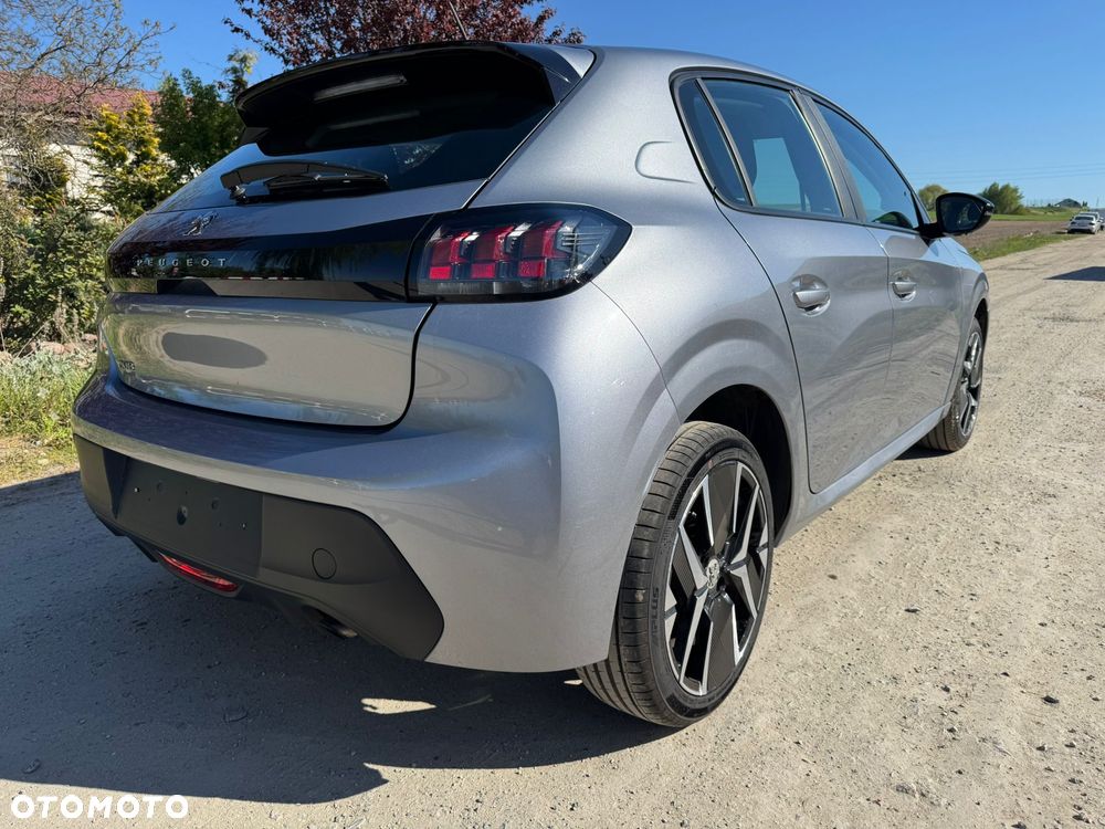 Peugeot 208 - 10