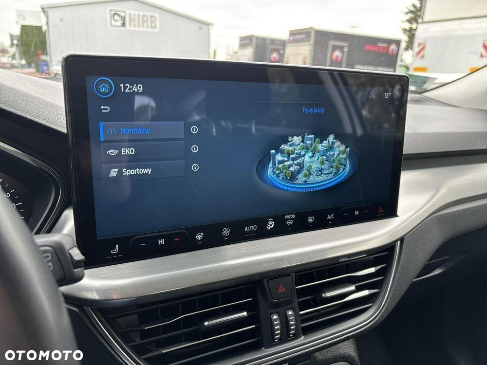Ford Focus 1.0 EcoBoost Titanium - 24