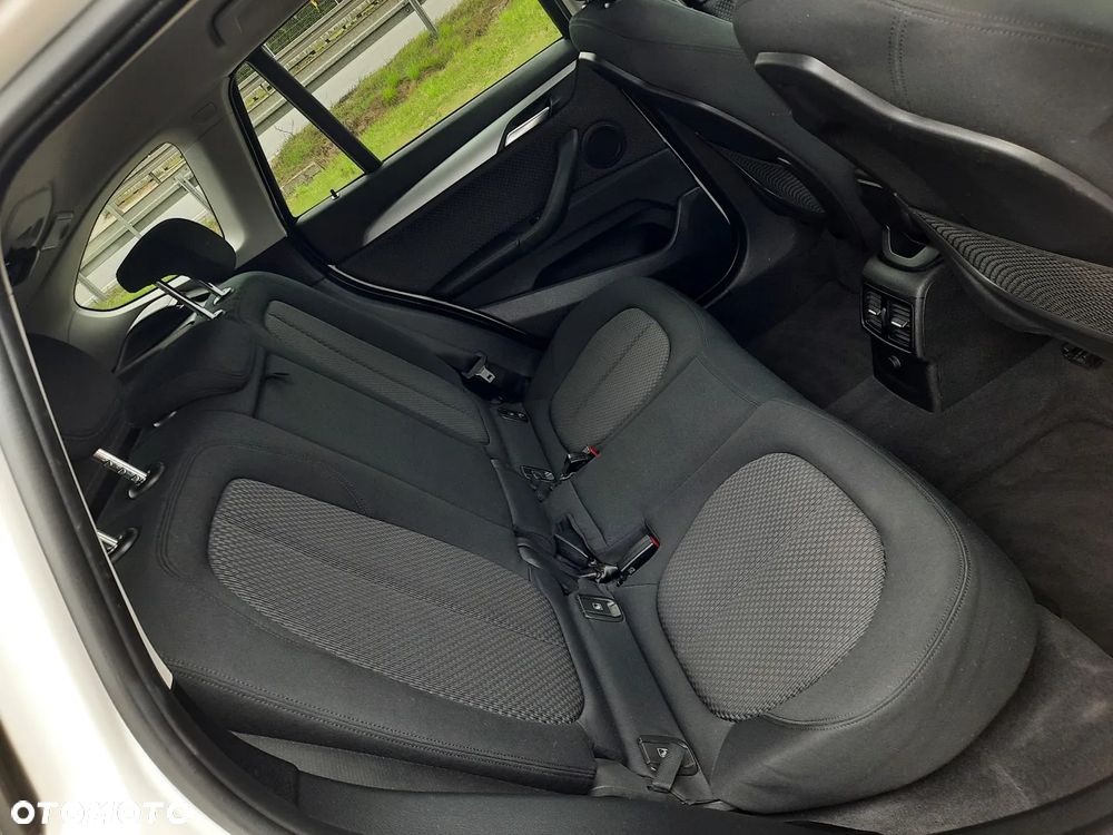 BMW X1 xDrive20i - 22