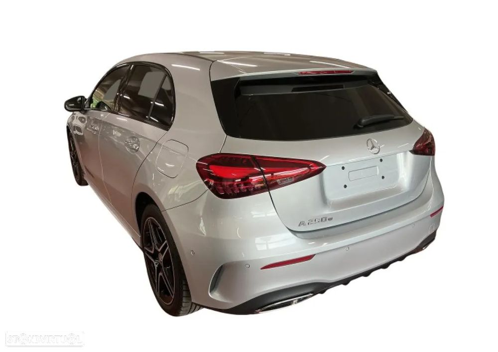 Mercedes-Benz A 250 e 8G-DCT AMG Line - 5