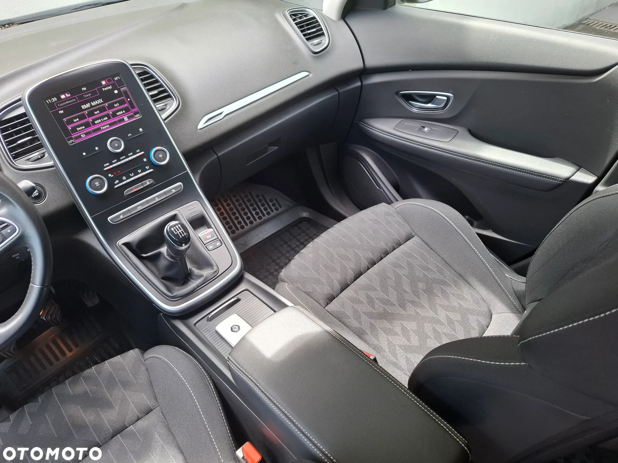 Renault Scenic ENERGY TCe 140 LIMITED - 27