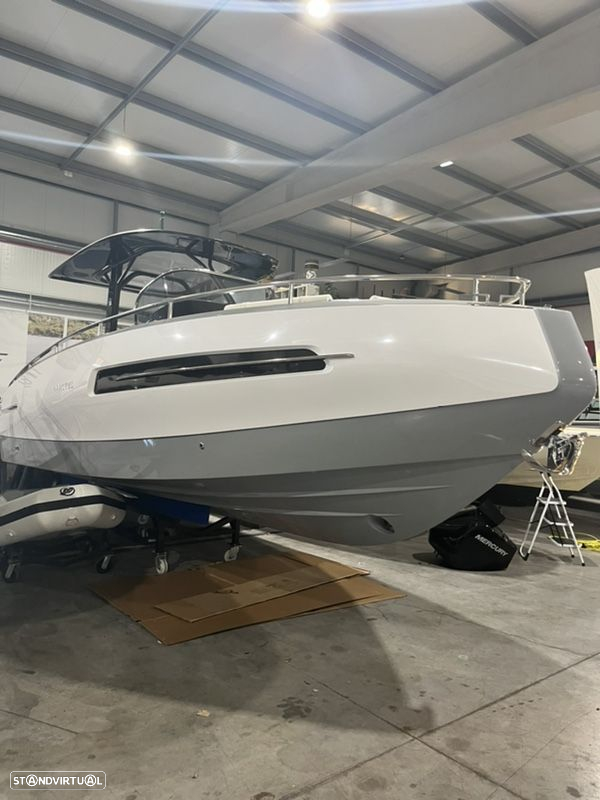 Invictus Yachts TT 280 - 14