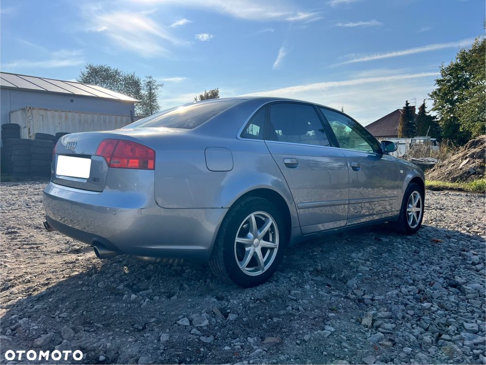 Audi A4 Limousine - 6