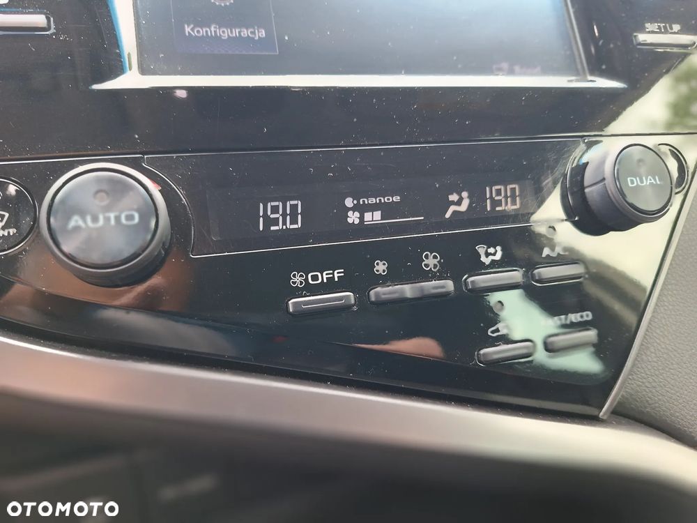 Toyota Camry 2.5 Hybrid Comfort CVT - 30