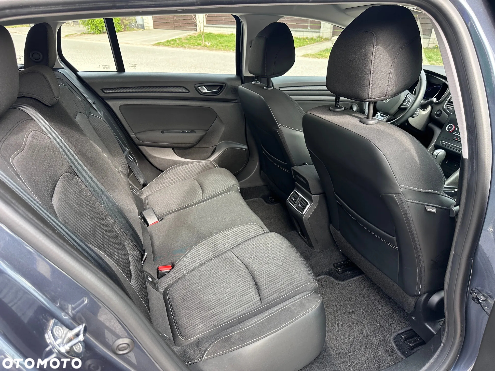 Renault Megane BLUE dCi 150 EDC BUSINESS EDITION - 27