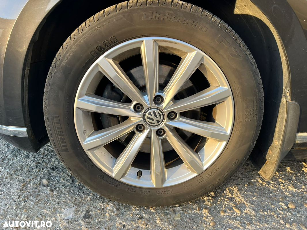 Volkswagen Passat - 18