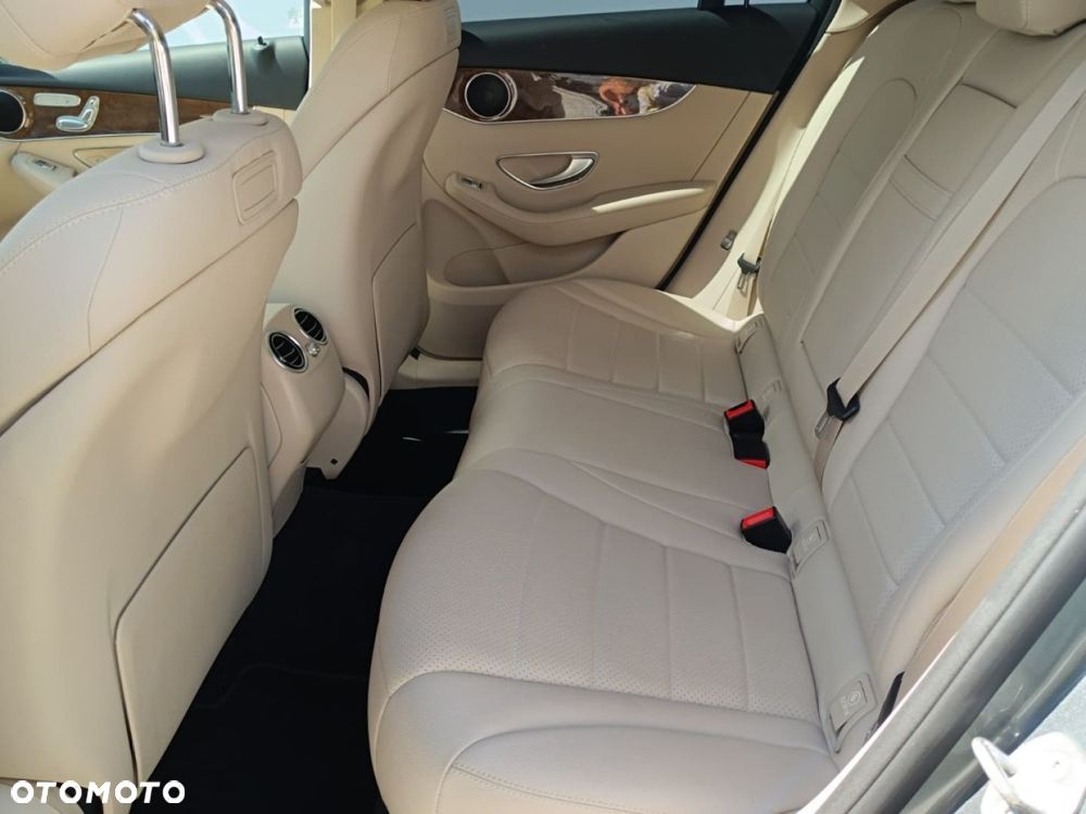 Mercedes-Benz GLC - 23