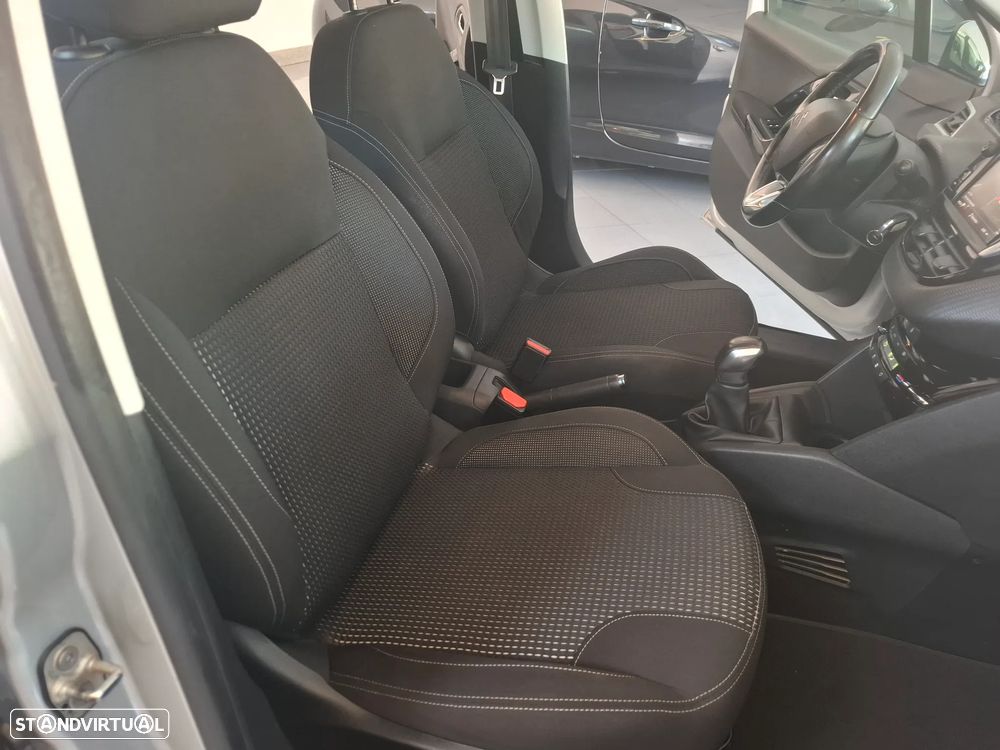 Peugeot 208 1.2 PureTech Allure - 14