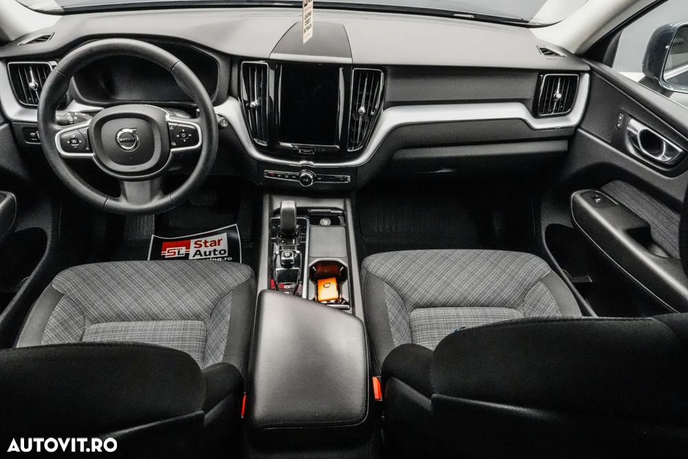 Volvo XC 60 B4 MHEV AWD Momentum Pro - 8