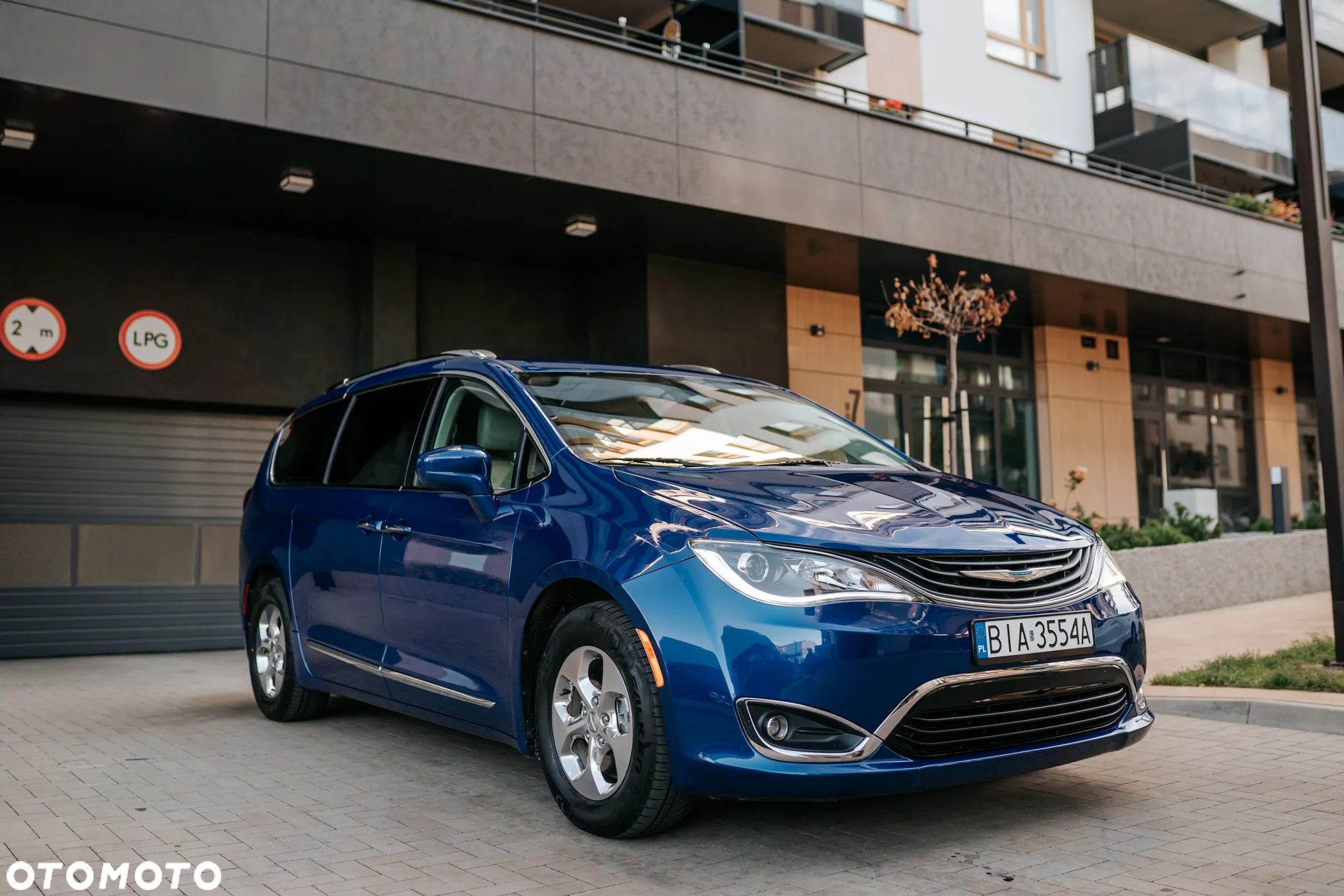 Chrysler Pacifica - 4