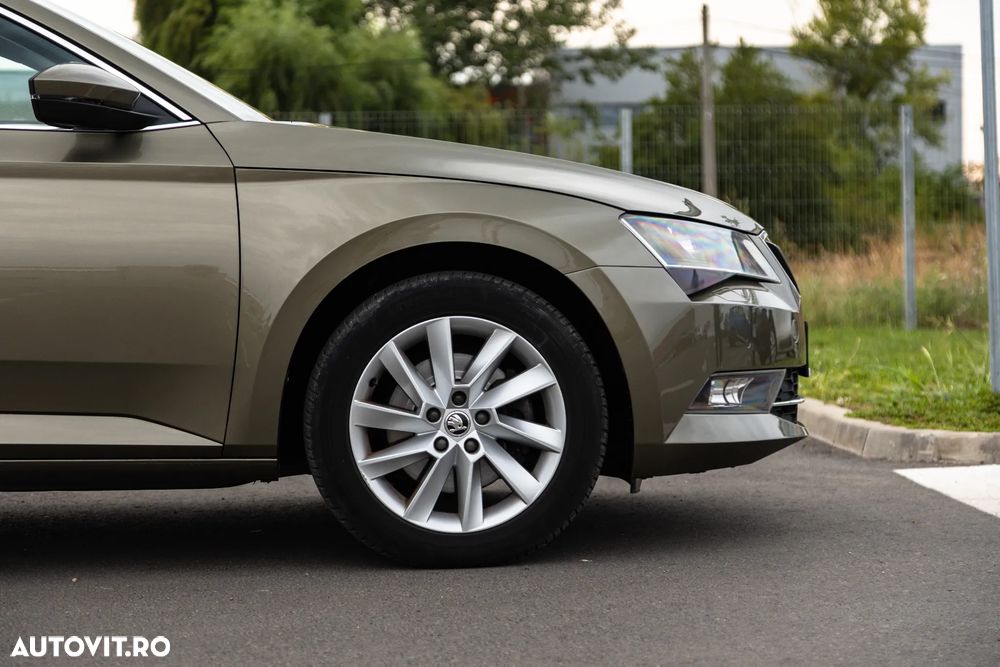 Skoda Superb 2.0 TDI DSG Ambition - 15