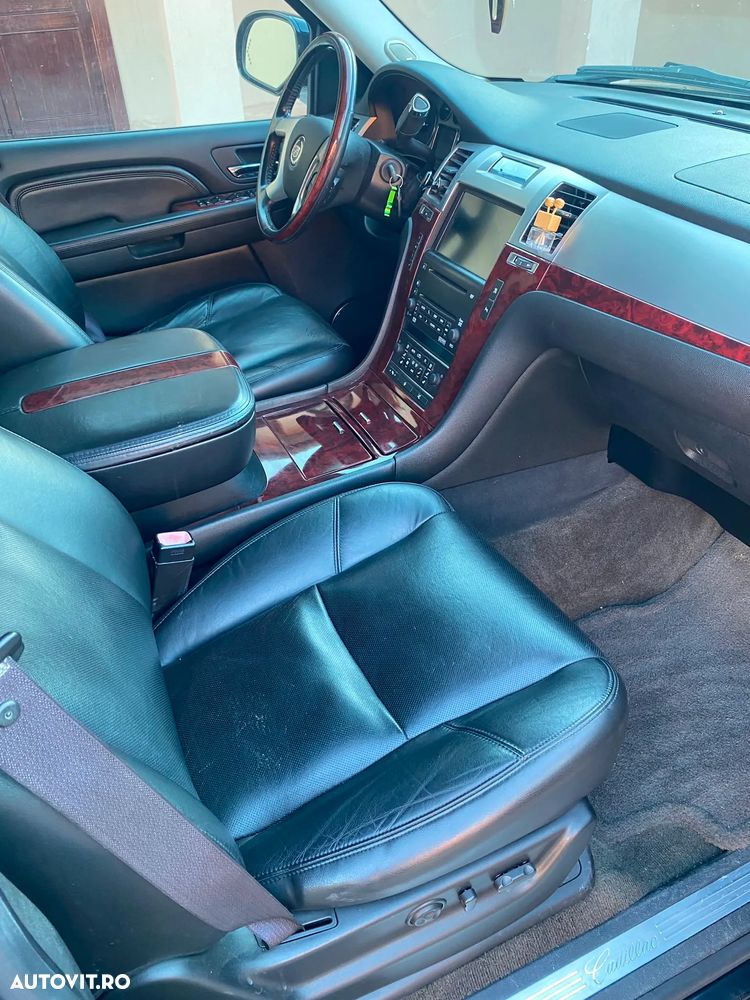 Cadillac Escalade - 6
