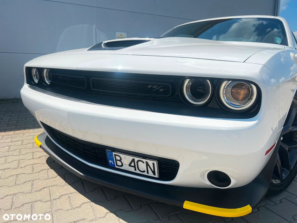 Dodge Challenger - 4