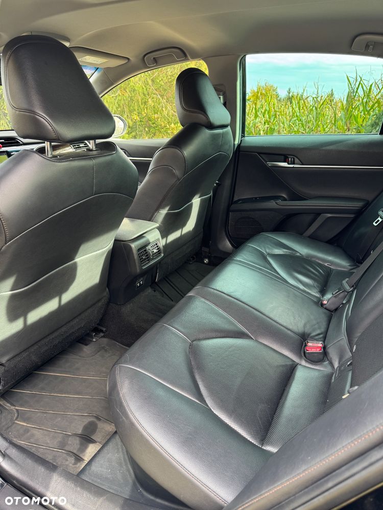 Toyota Camry - 11